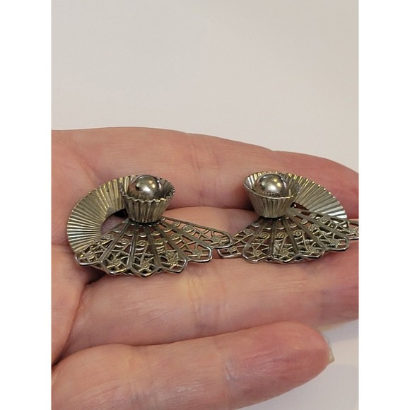 Vintage Modernist Fan Swirl Silver Tone Clip on Earrings Classic MCM 1950's - Picture 9 of 9